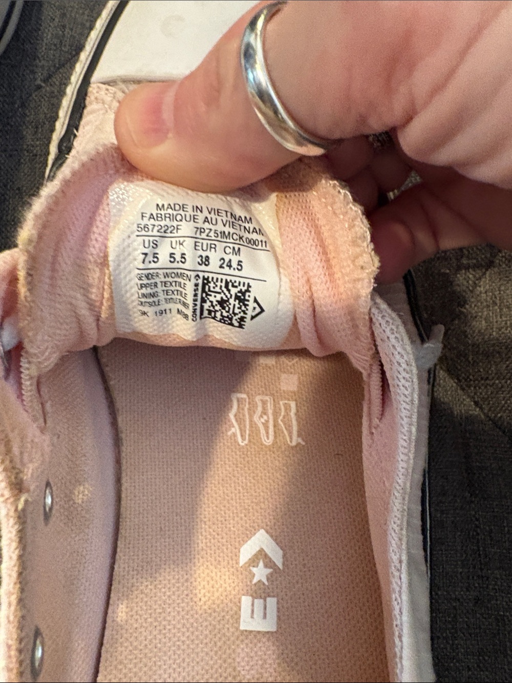 Pink slip on Converse - Picture 7 of 11